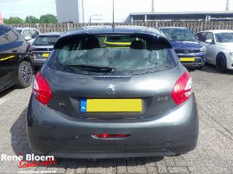 Peugeot 208 1.2 VTi Access picture 6