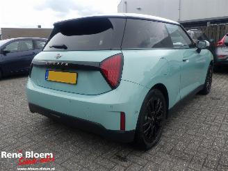 skadebil auto Mini Cooper E Favoured M 40.7 kWh 2025/8