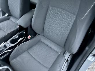 Toyota Corolla Gereserveerd Touring sports 1.8 Hybrid 148pk automaat Business - nap - vaste prijs - camera - line + front assist - afn trekh - clima + cruise contr - keyless start picture 38