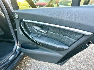 BMW 3-serie 330e 245pk 8-traps aut + f1 high exe - 112dkm nap - harman  - stuur + stoelverw v+a - 360cam - head up - elektr rollo picture 55