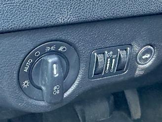 Lancia Thema 3.0D V6 Turbo 190pk aut Platinum - xenon - navi - leer - memory - elektr rollo - stoelverw v+a picture 25