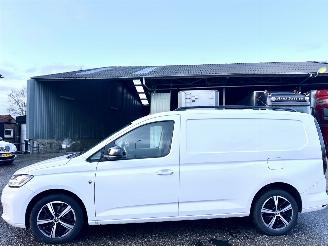 skadebil bedrijf Volkswagen Caddy maxi Gereserveerd 2.0 TDI 122pk 1st Edition - nap - navi - cam - virtual - keyless - standkachel - stoelverw - clima - front/side assist 2021/3