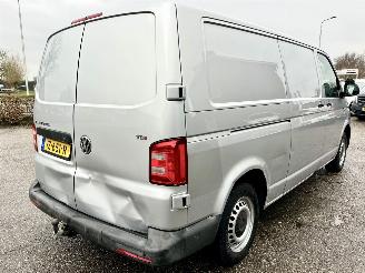 Volkswagen Transporter 2.0 TDI 150pk 6-bak euro.6 L2/H1 Highline 3Pers - nap - 1e eig - navi - airco - cruise - carplay - pdc - trekh picture 5