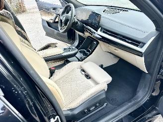 BMW iX2 eDrive20 67kWh 204pk aut M-Sport - nap - pano - 1e eig - 20 inch - harman/kardon - widescreen picture 21