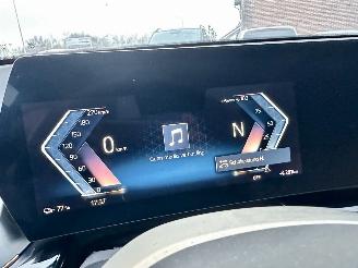 BMW iX2 eDrive20 67kWh 204pk aut M-Sport - nap - pano - 1e eig - 20 inch - harman/kardon - widescreen picture 32