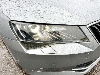 Skoda Superb Gereserveerd 2.0 TDI 150pk 6-bak euro.6 Style Bus - nap - navi - camera - front + side + park assist - keyless entry + start picture 8
