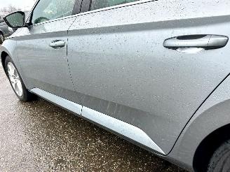 Skoda Superb Gereserveerd 2.0 TDI 150pk 6-bak euro.6 Style Bus - nap - navi - camera - front + side + park assist - keyless entry + start picture 94