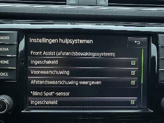 Skoda Superb Gereserveerd 2.0 TDI 150pk 6-bak euro.6 Style Bus - nap - navi - camera - front + side + park assist - keyless entry + start picture 24