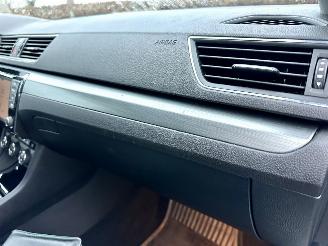 Skoda Superb Gereserveerd 2.0 TDI 150pk 6-bak euro.6 Style Bus - nap - navi - camera - front + side + park assist - keyless entry + start picture 63