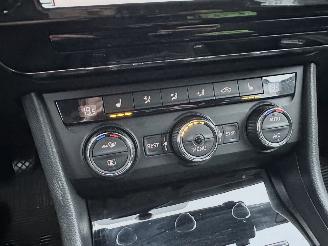 Skoda Superb Gereserveerd 2.0 TDI 150pk 6-bak euro.6 Style Bus - nap - navi - camera - front + side + park assist - keyless entry + start picture 31