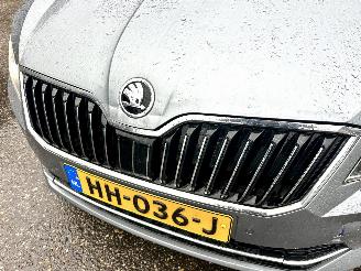 Skoda Superb Gereserveerd 2.0 TDI 150pk 6-bak euro.6 Style Bus - nap - navi - camera - front + side + park assist - keyless entry + start picture 111