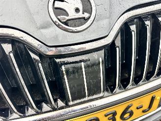 Skoda Superb Gereserveerd 2.0 TDI 150pk 6-bak euro.6 Style Bus - nap - navi - camera - front + side + park assist - keyless entry + start picture 108