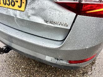 Skoda Superb Gereserveerd 2.0 TDI 150pk 6-bak euro.6 Style Bus - nap - navi - camera - front + side + park assist - keyless entry + start picture 102