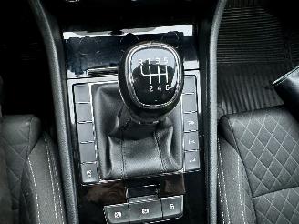 Skoda Superb Gereserveerd 2.0 TDI 150pk 6-bak euro.6 Style Bus - nap - navi - camera - front + side + park assist - keyless entry + start picture 42