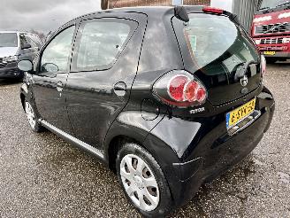 Toyota Aygo Gereserveerd 1.0 VVT-i 68pk aut + f1 Aspiration - nap - airco - facelift - led - bleutooth - elektr ramen - slechts 75dkm picture 7