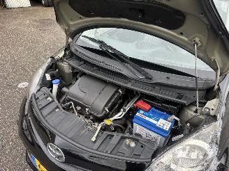 Toyota Aygo Gereserveerd 1.0 VVT-i 68pk aut + f1 Aspiration - nap - airco - facelift - led - bleutooth - elektr ramen - slechts 75dkm picture 47