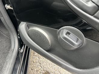 Toyota Aygo Gereserveerd 1.0 VVT-i 68pk aut + f1 Aspiration - nap - airco - facelift - led - bleutooth - elektr ramen - slechts 75dkm picture 33