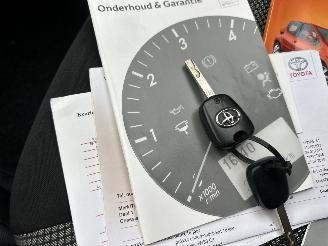 Toyota Aygo Gereserveerd 1.0 VVT-i 68pk aut + f1 Aspiration - nap - airco - facelift - led - bleutooth - elektr ramen - slechts 75dkm picture 46