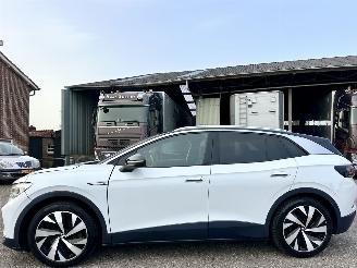 Volkswagen ID.4 Gereserveerd 77kWh 204pk aut First Edition - nap - 20 inch - navi - keyless - sfeerverl - cam - front + line assist - trekh 2020/12