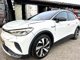 Volkswagen ID.4 Gereserveerd 77kWh 204pk aut First Edition - nap - 20 inch - navi - keyless - sfeerverl - cam - front + line assist - trekh picture 2