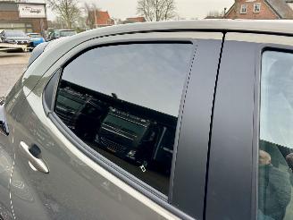 Toyota Yaris 1.5 Hybrid 115 automaat First Edition - nap - facelift - navi - camera - keyless - front + line assist - rijdbaar picture 76