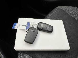 Toyota Yaris 1.5 Hybrid 115 automaat First Edition - nap - facelift - navi - camera - keyless - front + line assist - rijdbaar picture 12