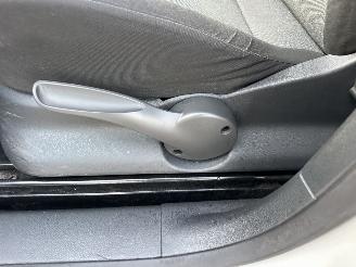 Volkswagen Caddy maxi 2.0 TDI L2H1 BMT Trendline - nap - airco - bleutooth - elektr pakket - aux - start/stop - euro.6 - 81dkm picture 45