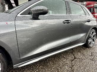 Audi A3 gereserveerd Sportback 30 TFSI Hybrid 122pk aut + f1 S-Edition - nap - 3x S-line - virtual - front + line assist - keyless entry + start picture 97