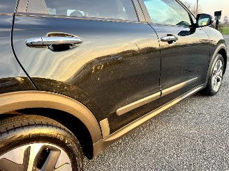 Kia e-Niro gereserveerd 64kWh 204pk aut + f1 DynamicPlusLine - nap - schuifdak elektr - keyless - front + line assist - stuur + stoelverw picture 77