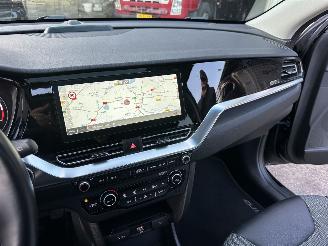 Kia e-Niro gereserveerd 64kWh 204pk aut + f1 DynamicPlusLine - nap - schuifdak elektr - keyless - front + line assist - stuur + stoelverw picture 19