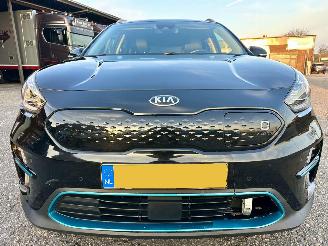Kia e-Niro gereserveerd 64kWh 204pk aut + f1 DynamicPlusLine - nap - schuifdak elektr - keyless - front + line assist - stuur + stoelverw picture 3