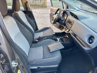 Toyota Yaris 1.0 VVT-i 69pk Comfort 5drs - nap - front + line assist - airco - bleutooth - aux - usb - stuurbediening picture 34