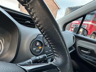 Toyota Yaris 1.0 VVT-i 69pk Comfort 5drs - nap - front + line assist - airco - bleutooth - aux - usb - stuurbediening picture 51