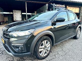 Dacia Sandero Stepway 1.0 TCe 101pk 6-bak Bi-Fuel Comfort - nap - navi - camera - side assist - lpg/g3 onderbouw fabrieksaf picture 2