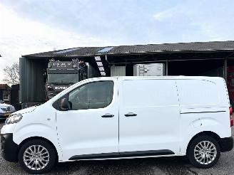 Schade bestelwagen Opel Vivaro 2.0 CDTI L2/H1 Edition - nap - 1e eig - 2x schuifdeur - carplay - camera - side assist - pdc v+a - half leer - airco - euro.6 2020/11