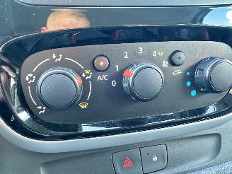 Renault Trafic 1.6 dCi 120pk 6-bak euro.6 T27 L1/H1 Comf - nap - 3pers - navi - airco - cruise - pdc - trekh - imperiaal picture 19