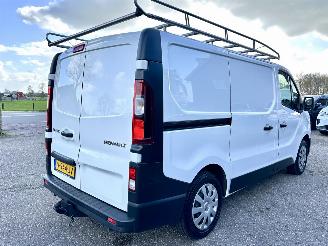 Renault Trafic 1.6 dCi 120pk 6-bak euro.6 T27 L1/H1 Comf - nap - 3pers - navi - airco - cruise - pdc - trekh - imperiaal picture 5