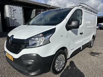 Renault Trafic 1.6 dCi 120pk 6-bak euro.6 T27 L1/H1 Comf - nap - 3pers - navi - airco - cruise - pdc - trekh - imperiaal picture 2