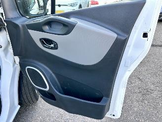 Renault Trafic 1.6 dCi 120pk 6-bak euro.6 T27 L1/H1 Comf - nap - 3pers - navi - airco - cruise - pdc - trekh - imperiaal picture 29