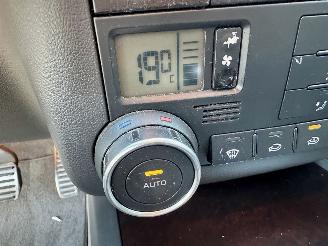 Volkswagen Touareg 4.2 V8 4WD 310pk aut Highl - org nl + nap - luchtvering - schuifdak - leer - memory l+r - clima + cruise - 20 inch picture 34