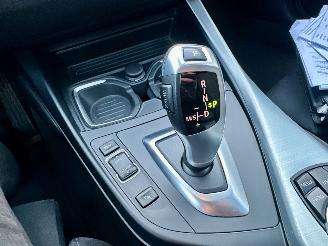 BMW 1-serie 120i 177pk 8-traps aut M-Sport - schuifdak - navi - pdc - keyless - alcantara - zwarte hemel - stoelverw picture 17