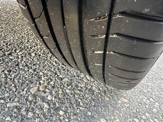 BMW 1-serie 120i 177pk 8-traps aut M-Sport - schuifdak - navi - pdc - keyless - alcantara - zwarte hemel - stoelverw picture 77