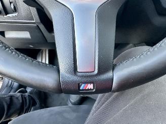 BMW 1-serie 120i 177pk 8-traps aut M-Sport - schuifdak - navi - pdc - keyless - alcantara - zwarte hemel - stoelverw picture 26