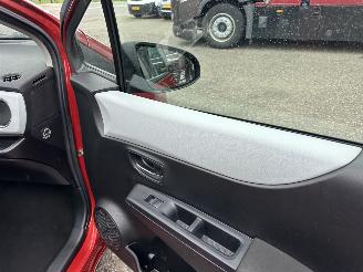 Toyota Yaris 1.5 Full Hybrid 89pk automaat Aspiration - nap - camera - clima + cruise contr - pdc - afn trek - boekjes + sleutels picture 61