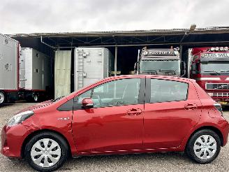 Coche accidentado Toyota Yaris 1.5 Full Hybrid Aspiration 2013/3