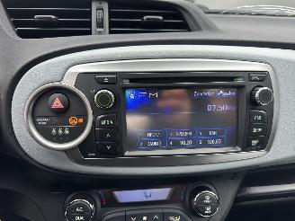 Toyota Yaris 1.5 Full Hybrid 89pk automaat Aspiration - nap - camera - clima + cruise contr - pdc - afn trek - boekjes + sleutels picture 50