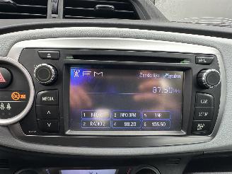 Toyota Yaris 1.5 Full Hybrid 89pk automaat Aspiration - nap - camera - clima + cruise contr - pdc - afn trek - boekjes + sleutels picture 49