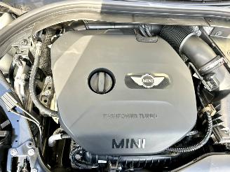 Mini Clubman Cooper 1.5T 136pk 6-traps aut - pano - nap - 1e eig - keyless entry + start - line assist - clima + cruise contr picture 15