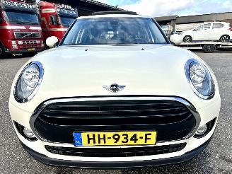Mini Clubman Cooper 1.5T 136pk 6-traps aut - pano - nap - 1e eig - keyless entry + start - line assist - clima + cruise contr picture 3