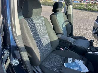 Toyota Corolla-verso 1.6 VVT-i 110pk Terra - 197dkm nap - airco - cruise contr - pdc - elektr spiegels + ramen voor - all season picture 35